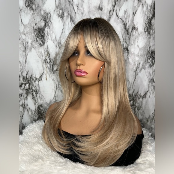 20 In Layered Dark roots Blonde Side Bangs Wig - Picture 3 of 13